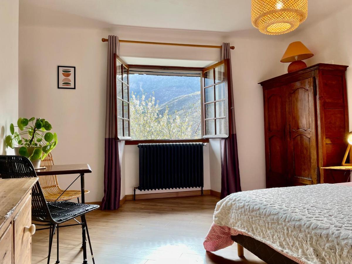 Château du Vigny - Maison d'hôtes Saint-Michel-de-Maurienne Extérieur photo